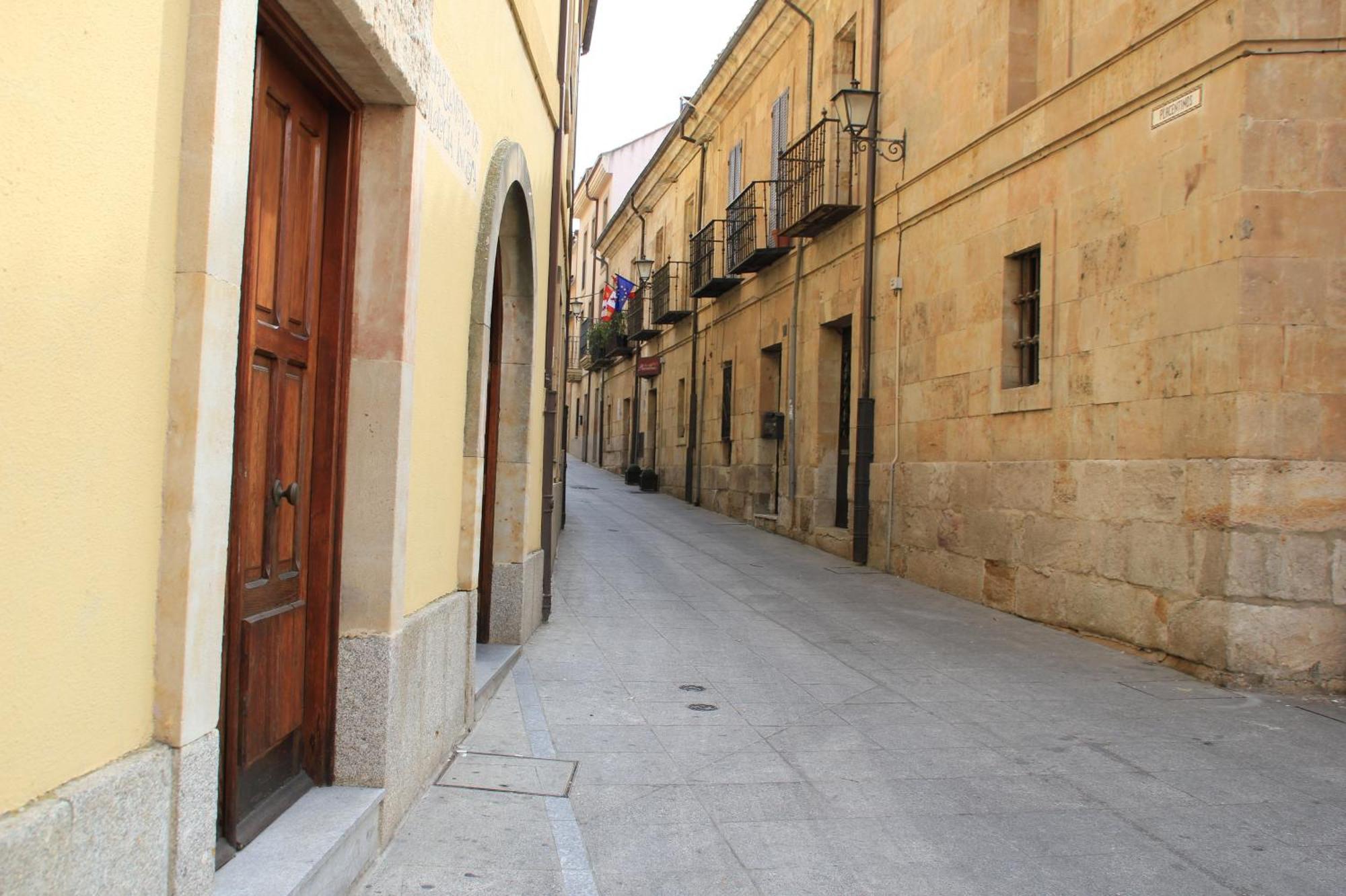 Hotel Microtel Placentinos Salamanca Exterior photo